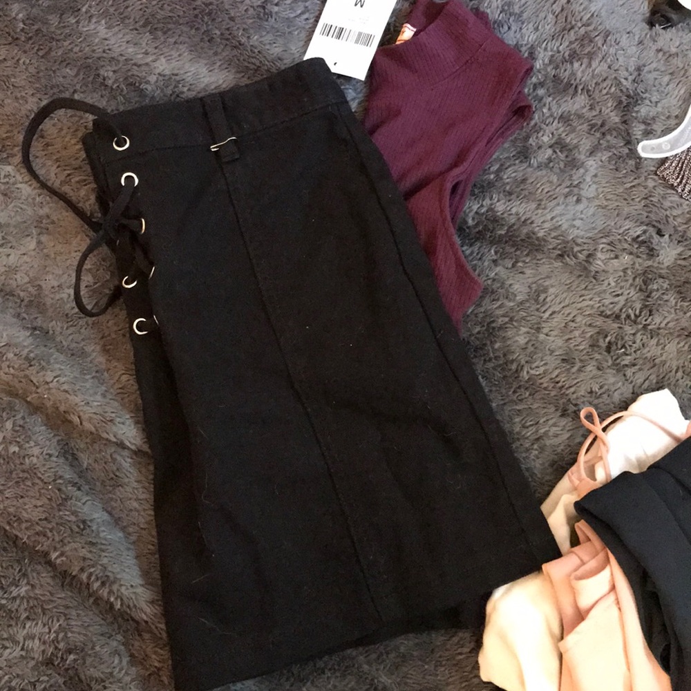 Forever 21 black skirt